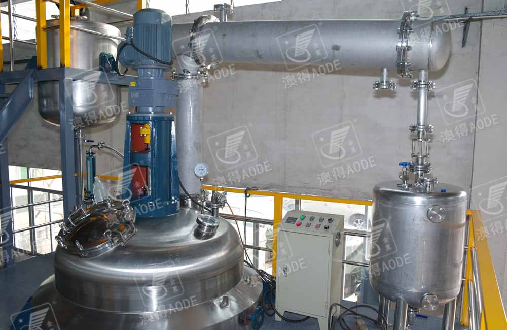 油墨(mò)反應釜(fu)工程案(àn)例