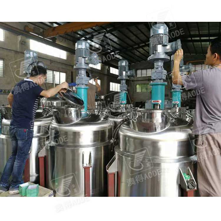 5000L不(bú)鏽鋼反應釜(fu)