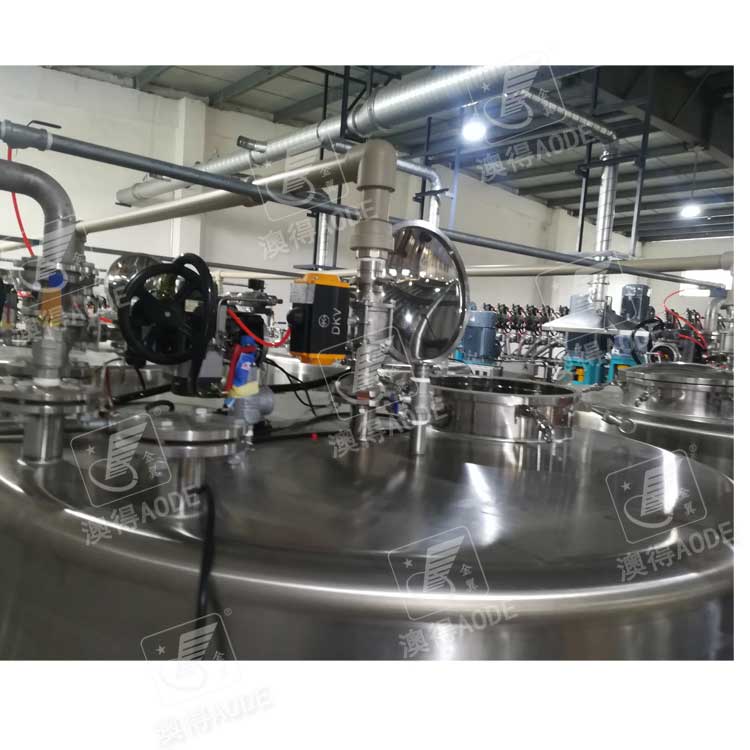 不鏽(xiu)鋼儲罐(guàn)